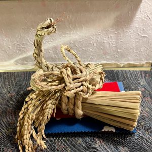 しめ縄置き飾り『巳』