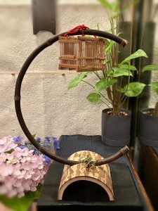 黒竹　『吊り虫籠・鈴虫付き』