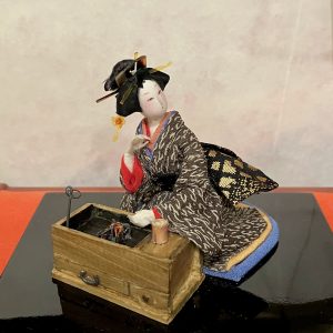 ちぐさ人形『火鉢』