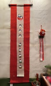 手描きタペストリー『雛祭り』／季節の薬玉飾り『梅』